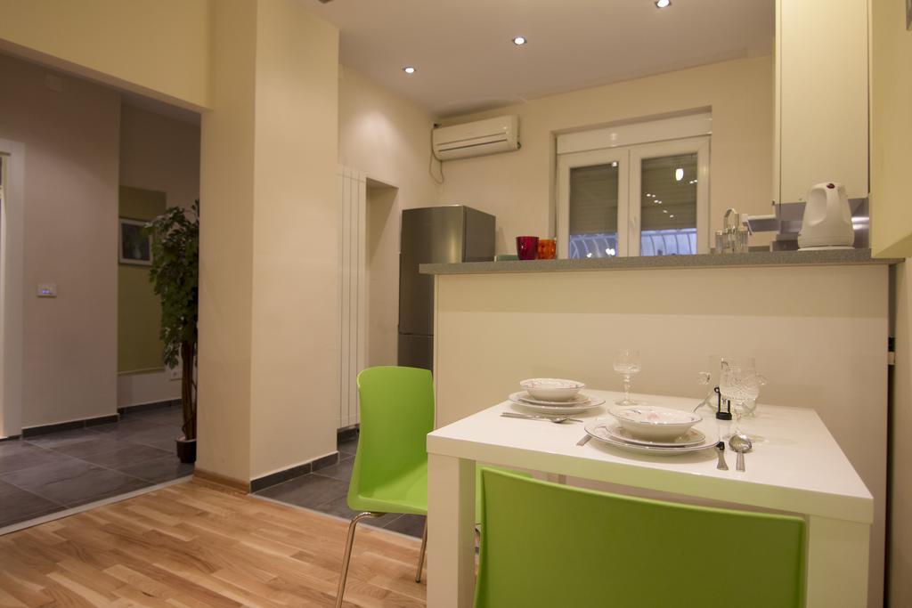 Apartment Forest Belgrado Quarto foto